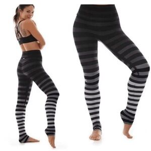 K-Deer Jody signature stripe leggings.